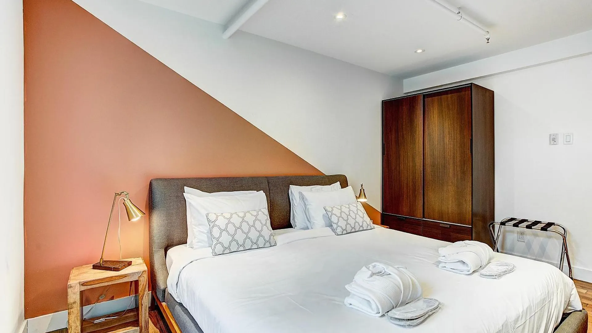 Aparthotel The Sfx Old Port Montreal Kanada